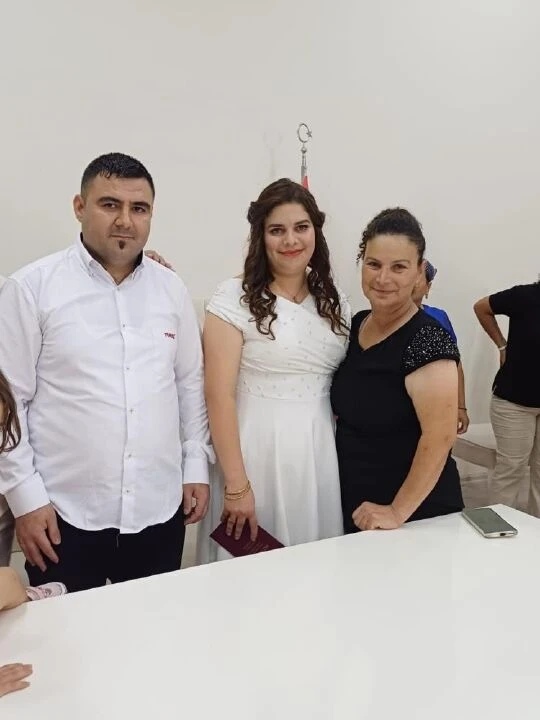 Düğününe 15 gün vardı! Genç kızın kahreden ölümü: Mezarına duvağını ve çiçeğini bıraktılar - 1. Resim