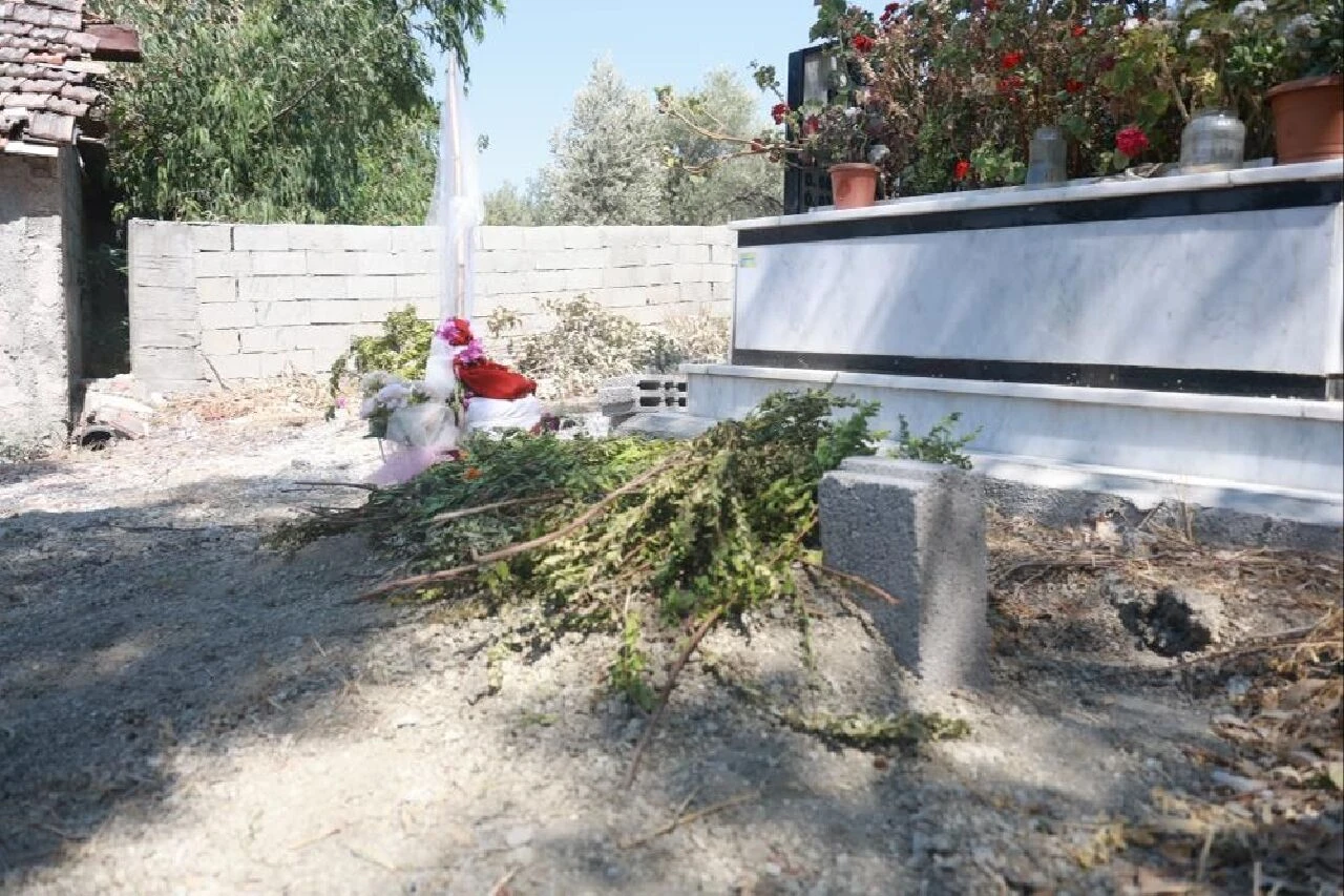 Düğününe 15 gün vardı! Genç kızın kahreden ölümü: Mezarına duvağını ve çiçeğini bıraktılar - 3. Resim