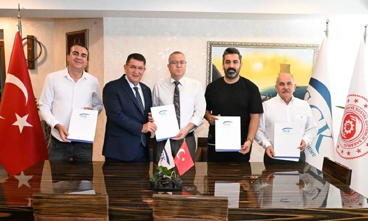 Emeklinin yüzü gülecek! Her alanda özel indirimler geliyor, anlaşma imzalandı: İşte detaylar - 2. Resim
