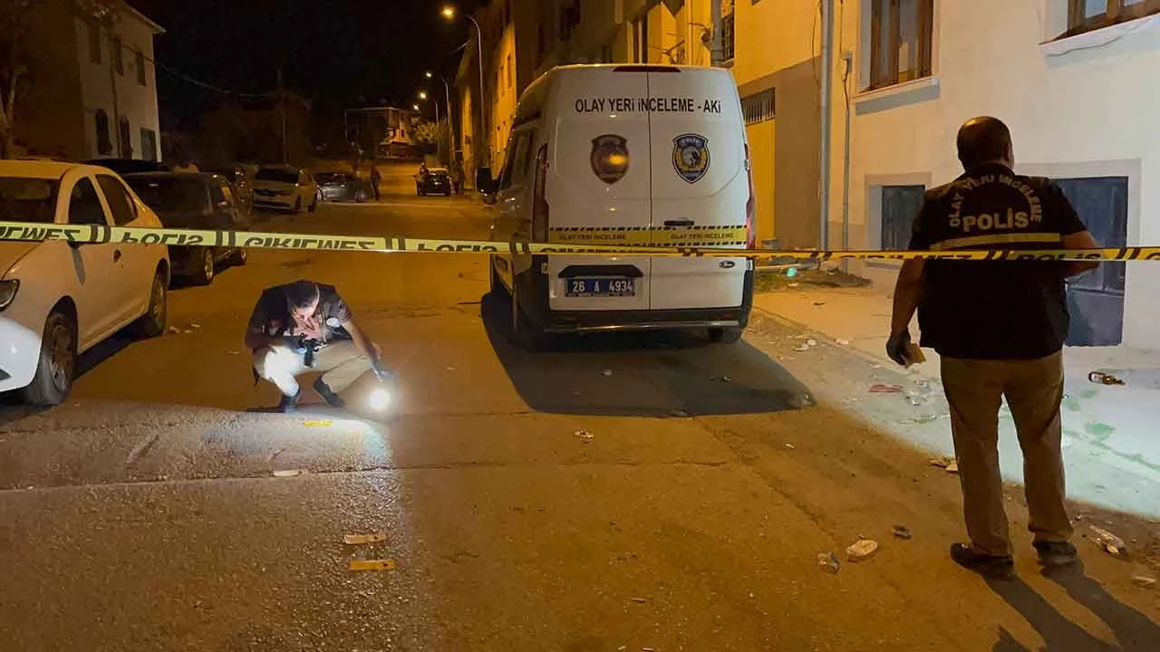 Eskişehir'de asker eğlencesinde havaya ateş açtılar! Polise mukavemet gösteren 2 kişi gözaltında - 1. Resim