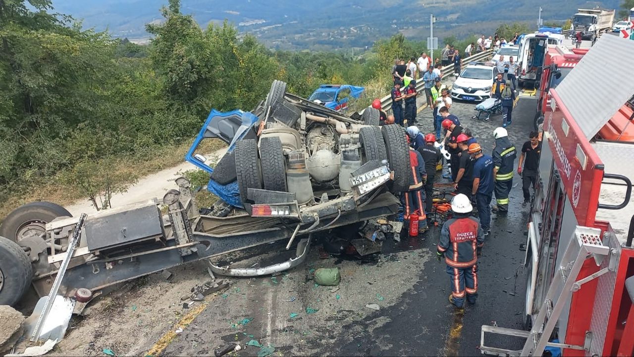 Freni patlayan tır dehşet saçtı! Bolu Dağı geçişinde korkunç kaza: Ölü ve yaralılar var