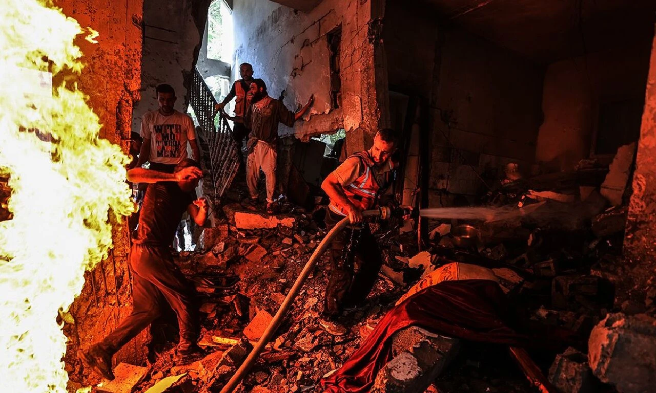 İşgalci İsrail'in katliamı sürüyor: Gazze'ye gece boyu bomba yağdı: Çok sayıda ölü var - 2. Resim