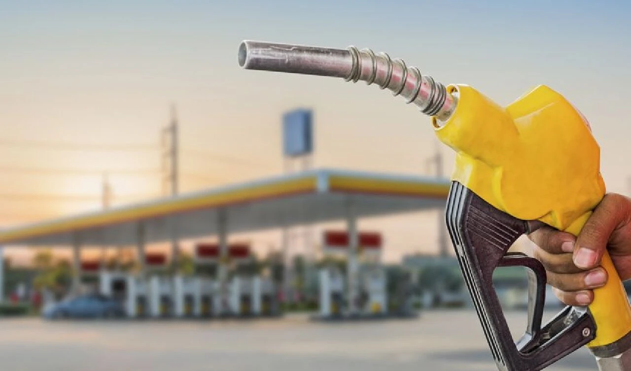 Akaryakıt fiyatları için 1 zam 2 indirim! İşte benzin, motorin ve otogaz fiyatları - 2. Resim