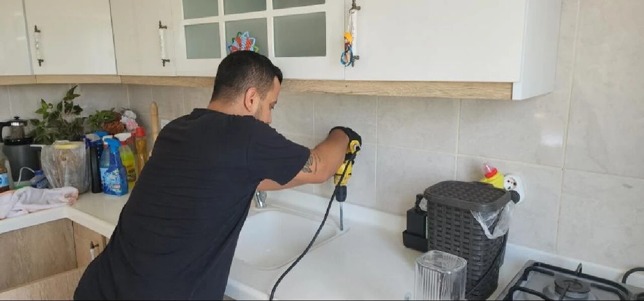 Hatay’da günde 25 litre su tüketen Necla Teyze'ye İhlas Pazarlama'dan jest! - 3. Resim