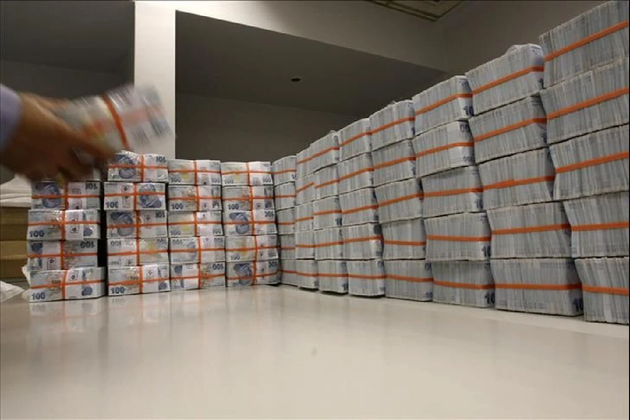 Bankalar kesenin ağzını açtı! Mevduat faizleri uçtu: İşte 100 bin liranın faiz getirisi
