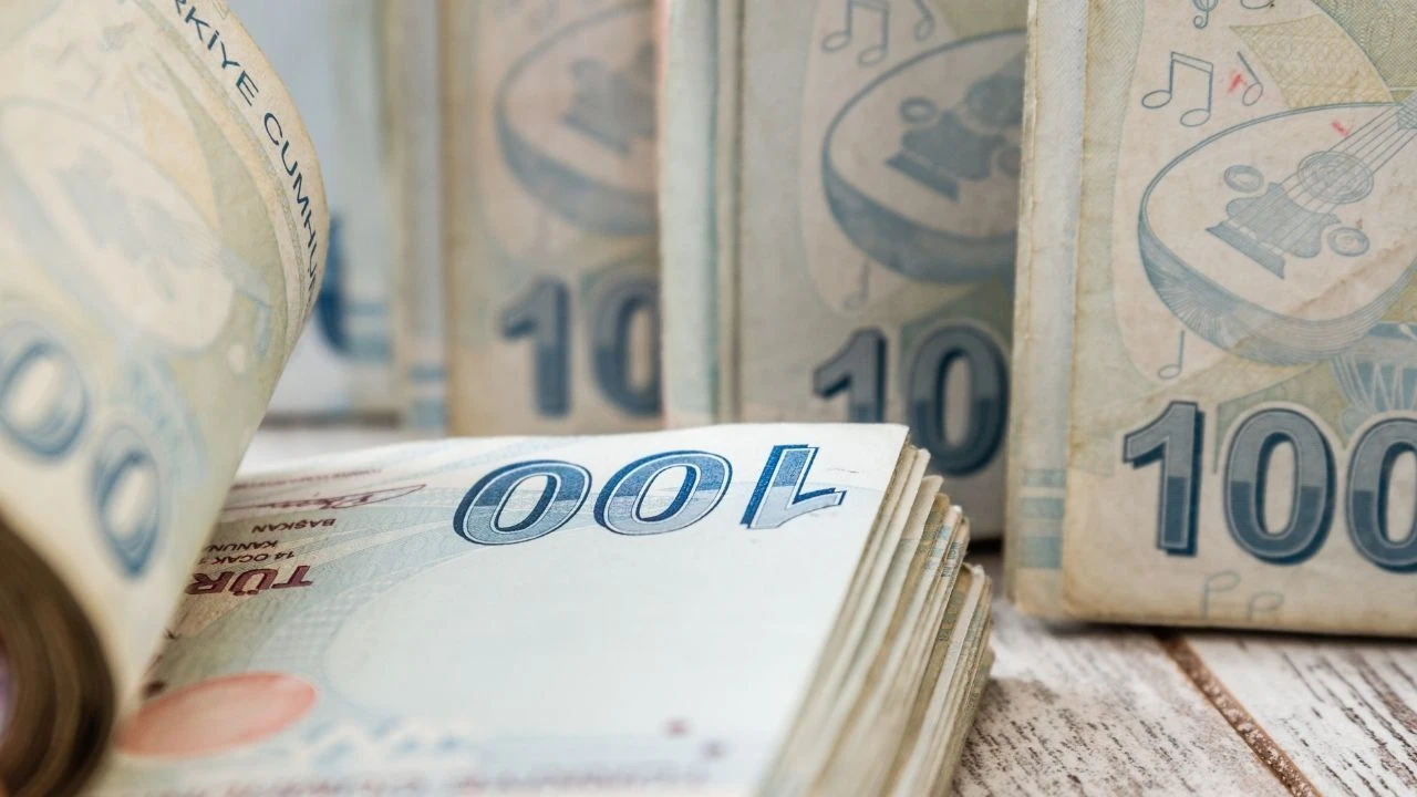 Bankalar kesenin ağzını açtı! Mevduat faizleri uçtu: İşte 100 bin liranın faiz getirisi