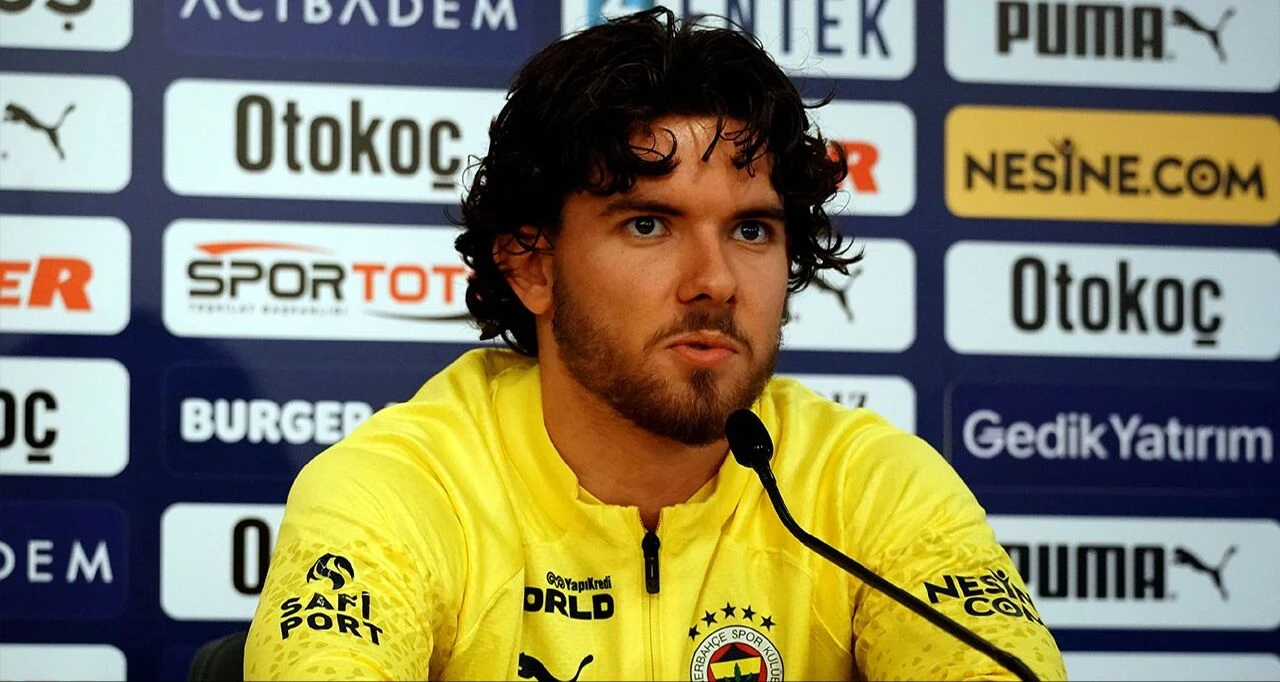 Ferdi Kadıoğlu'nun transfer olduğu Brighton, Premier Lig'de sezona lider başladı