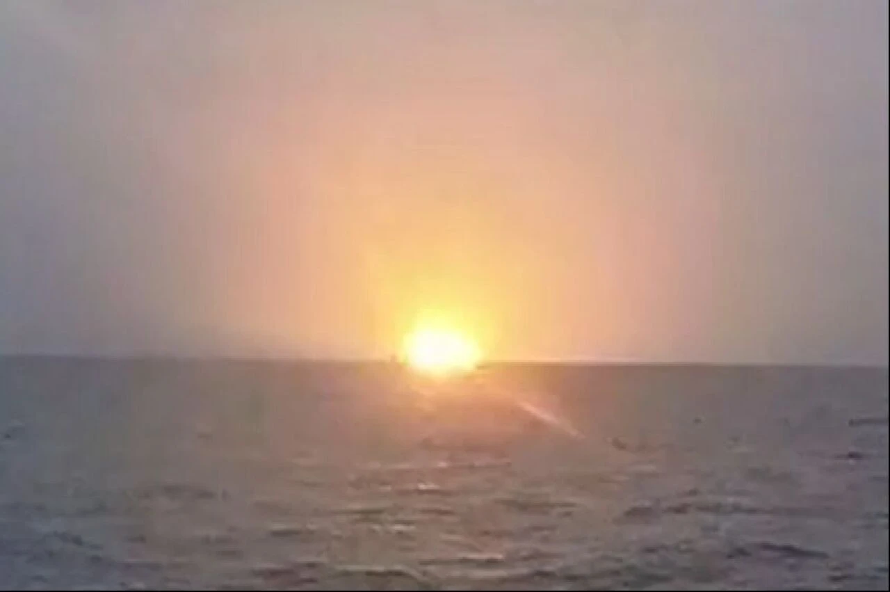 Husiler Kızıldeniz'de Yunan gemisini hedef aldı! - 1. Resim