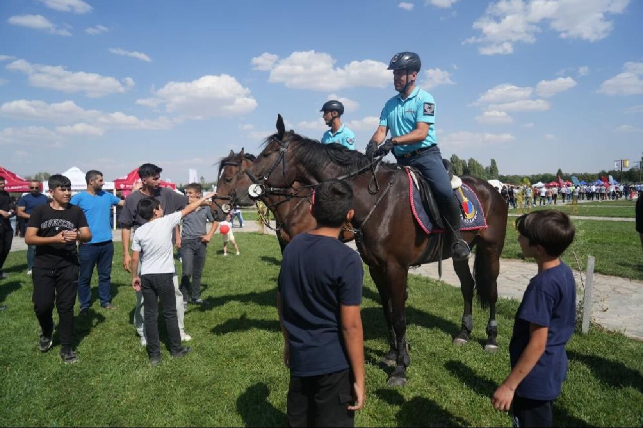 Şanlı zaferin 953’üncü yıl dönümü kutlamaları başladı: Malazgirt okun yaydan çıktığı yer! - 2. Resim