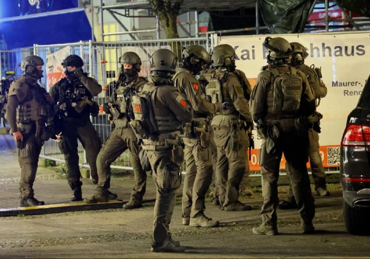 Son dakika | Almanya'nın Solıngen kentindeki bıçaklı saldırıyı DEAŞ üstlendi - 1. Resim