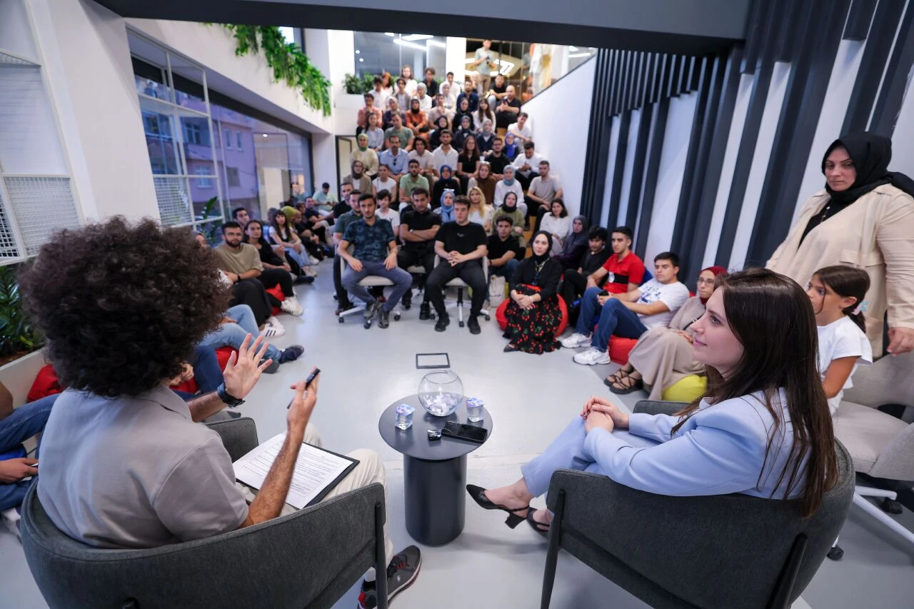 Teknoloji alanında uzman isimler gençlerle bir araya gelmeye devam ediyor! T3 Vakfı 'Mütevelli Buluşmaları' ikincisini gerçekleştirdi