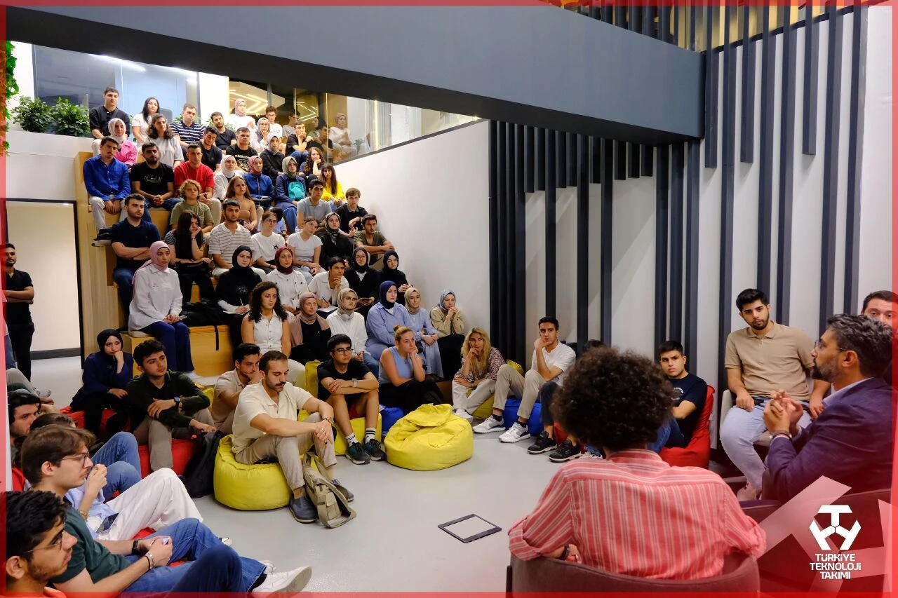 Teknoloji alanında uzman isimler gençlerle bir araya gelmeye devam ediyor! T3 Vakfı 'Mütevelli Buluşmaları' ikincisini gerçekleştirdi