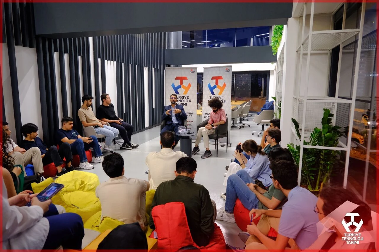 Teknoloji alanında uzman isimler gençlerle bir araya gelmeye devam ediyor! T3 Vakfı 'Mütevelli Buluşmaları' ikincisini gerçekleştirdi