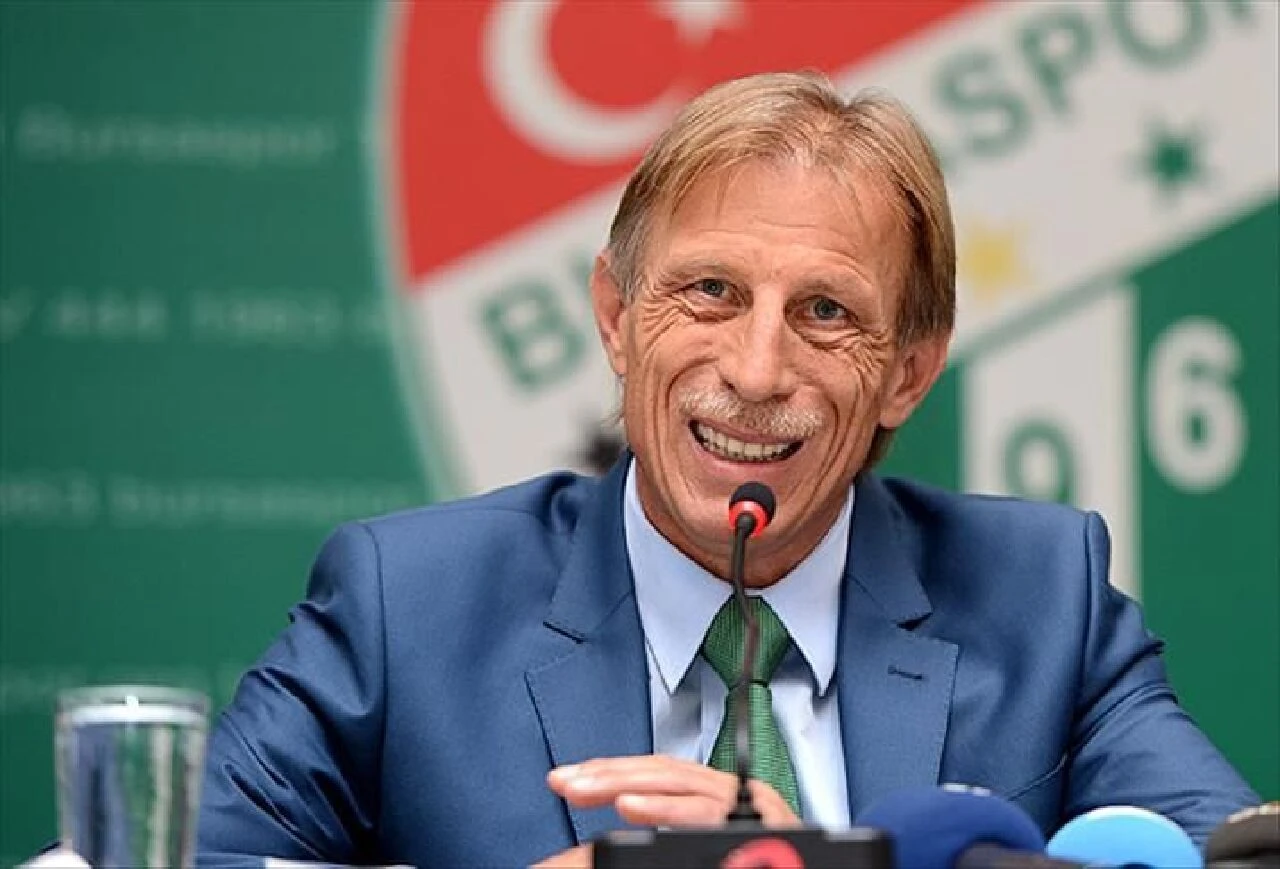Christoph Daum kariyeri boyunca Fenerbahçe'yi 2 kez, Beşiktaş'ı 1 kez şampiyon yaptı - 4. Resim