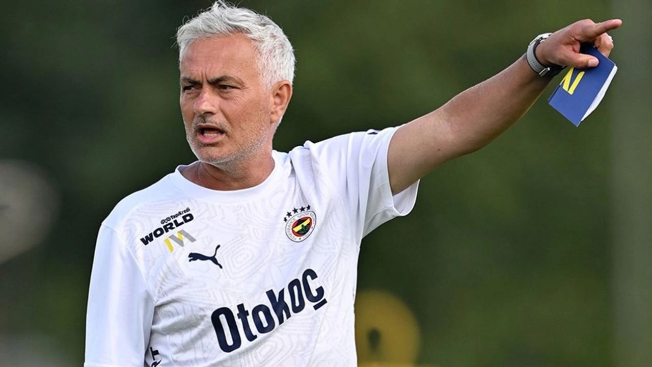 Jose Mourinho takımdan 5 futbolcunun biletini kesti!