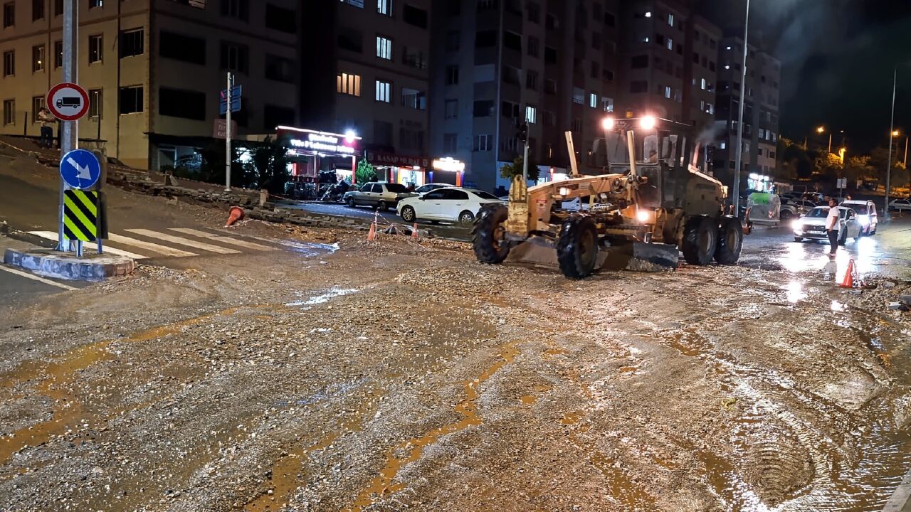 Sağanak yağış 6 ilimizde sele döndü! Kayseri'de 40 kişi selde mahsur kaldı, kayıplar aranıyor, Kırşehir'den acı haber! - 5. Resim