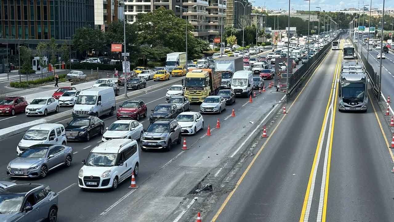 'Beyaz Yol' çalışmasında yeni gelişme: Bir metrobüs durağı hizmete açıldı