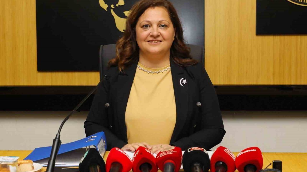 Burcu Köksal, CHP&#039;den Afyonkarahisar Belediye Başkanı olarak seçildi