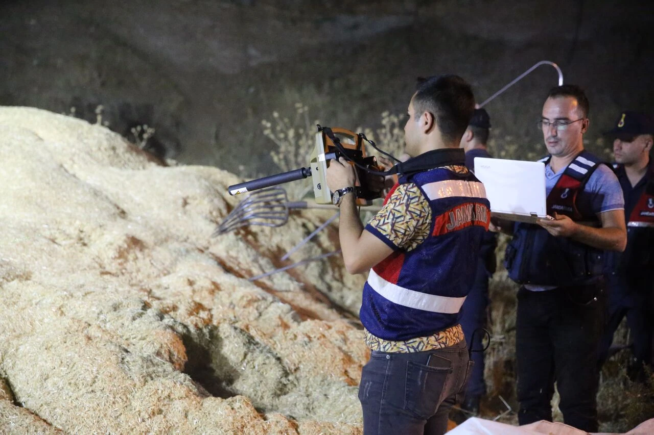 Diyarbakır’da kaybolan Narin’in annesi TGRT Haber’de: Çocuğumu bulun, başka anneler ağlamasın! - 1. Resim