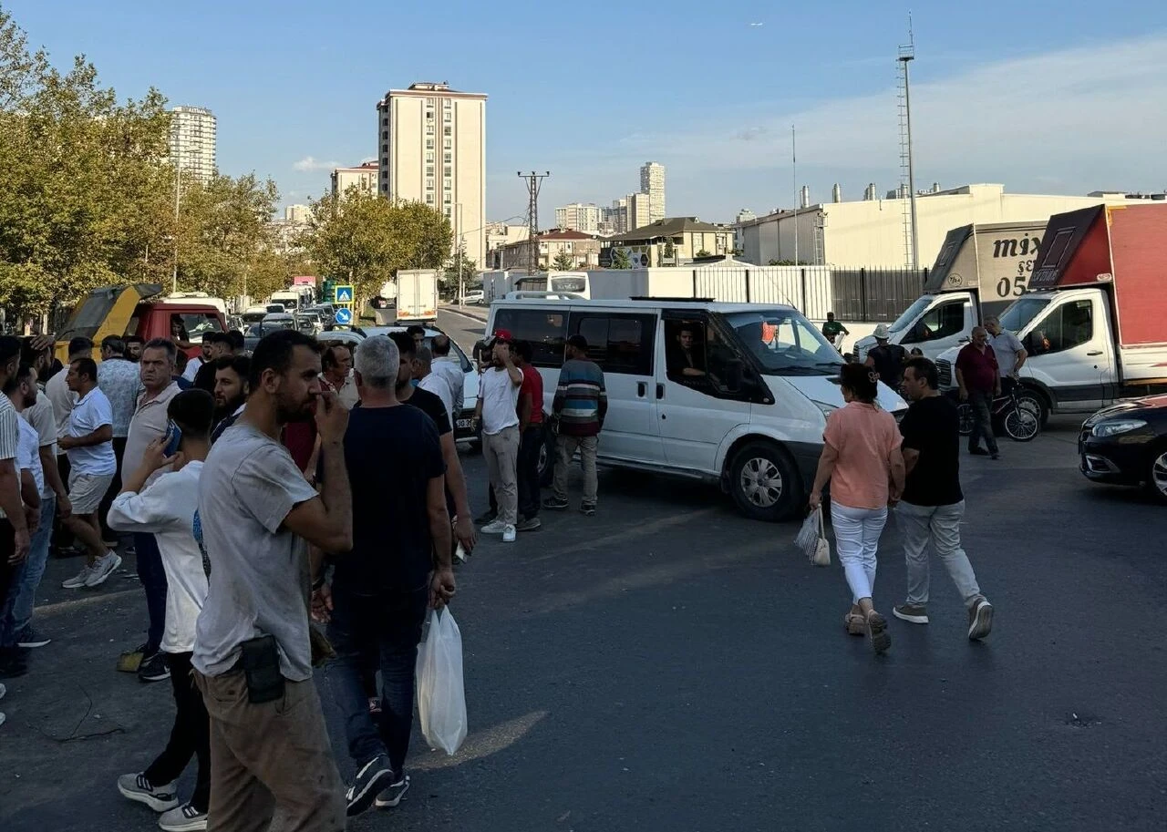 Freni patlayan servis minibüsü sıra sıra tüm araçları biçti