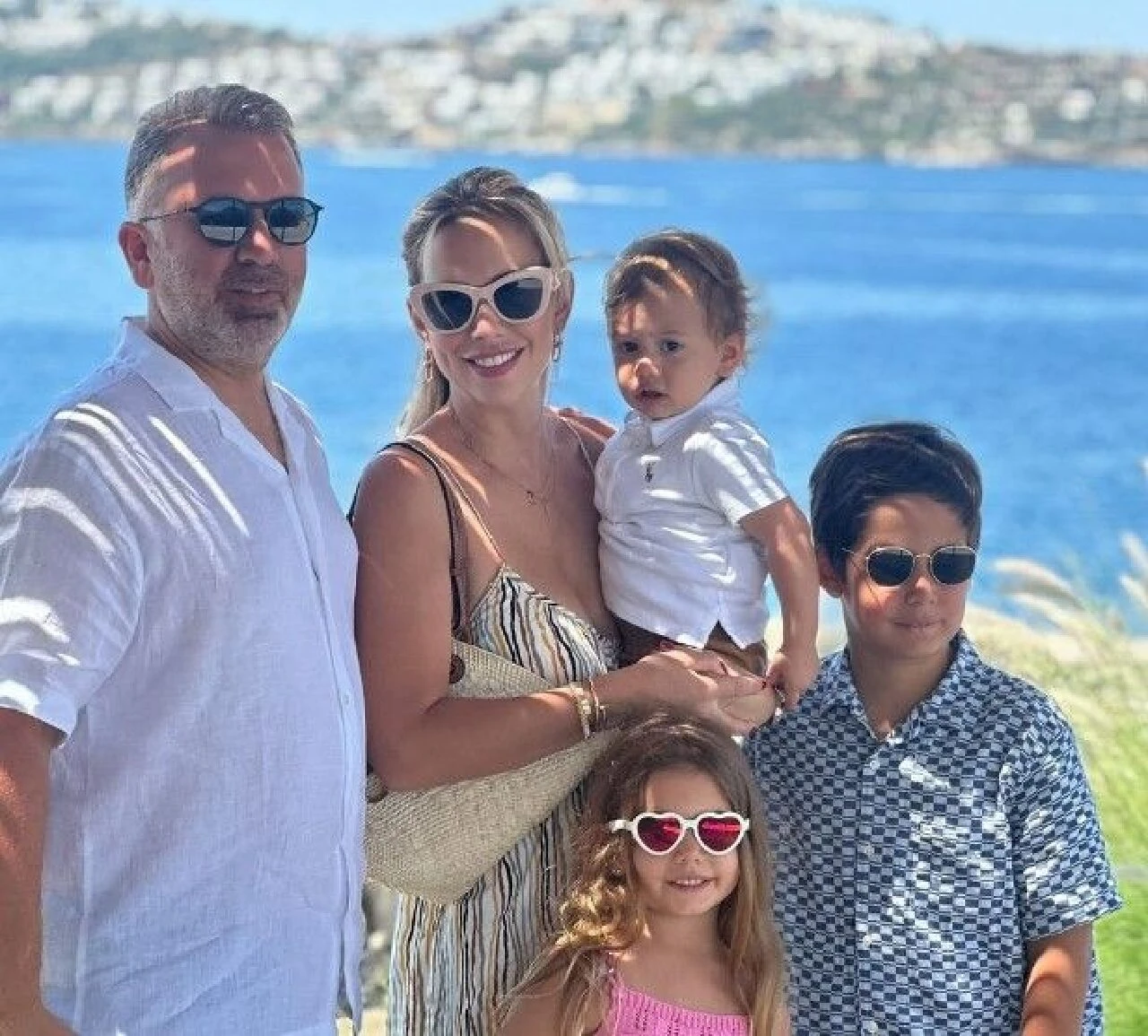 Nur Tuğba Namlı, Neler Oluyor Hayatta programından ayrıldığını geçen ay sosyal medya hesabından duyurmuştu