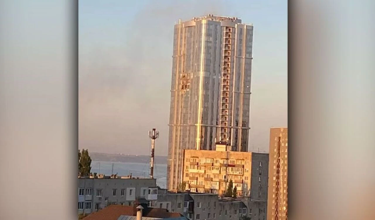 Rusya Kiev'e saldırdı Ukrayna Saratov'daki çok katlı binayı vurdu! Polonya'dan askeri uçaklar havalandı - 2. Resim