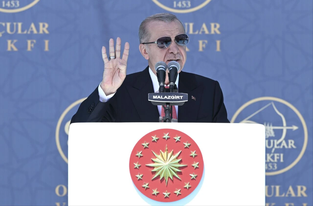Son dakika | Cumhurbaşkanı Erdoğan'dan önemli mesajlar: Malazgirt ruhu Türkiye ile birlikte - 1. Resim