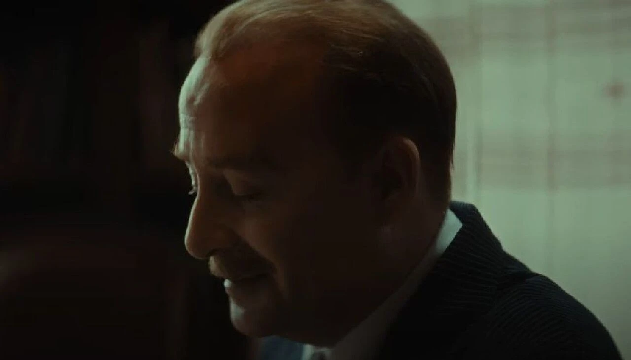 Tolga Çevik’in Atatürk’ü oynadığı 100 Yıllık Armağan filmi bu akşam yayınlanacak