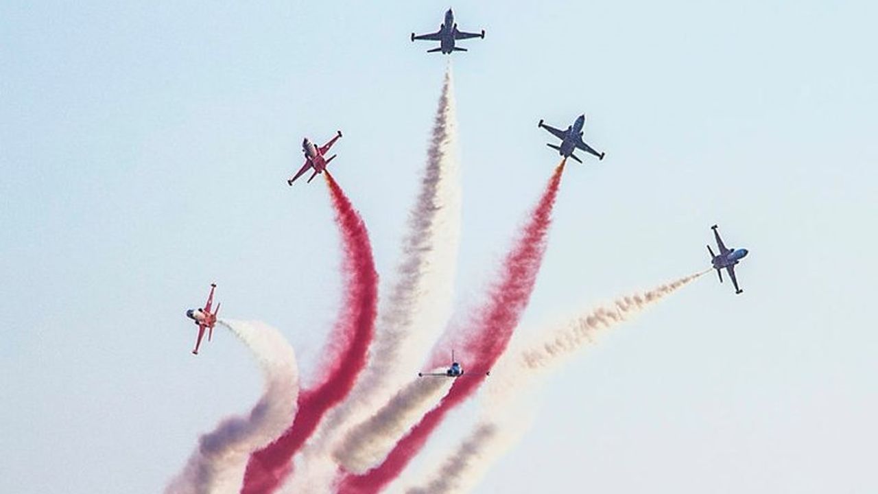 Türk Yıldızları semayı selamlayacak! Ankara Valiliği&#039;nden yüksek ses uyarısı