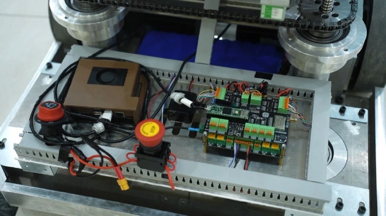 Yerli üretim Uraltay V2 robotu tanıtıldı! Taşıma kapasitesi ile rakiplerine meydan okuyor - 1. Resim