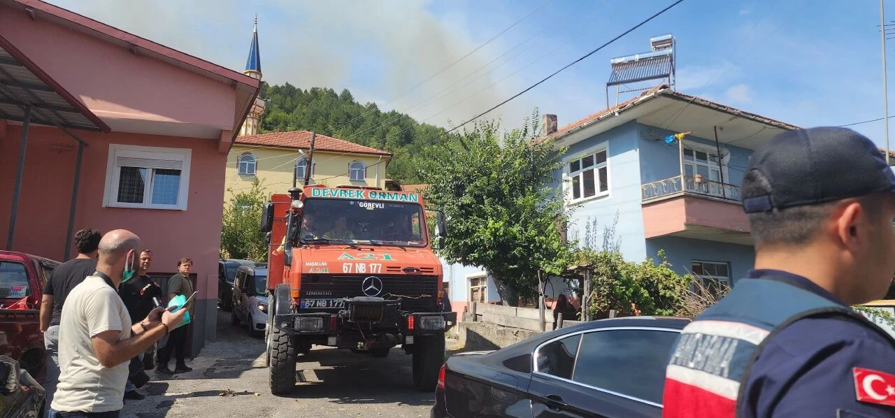Zonguldak Devrek'te yangın henüz kontrol altına alınamadı - 3. Resim