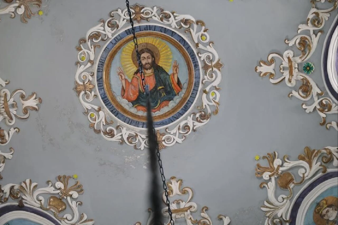 Adeta tarih kokuyor! Ayakta duran en eski kilise Konya'da: Ahşaptan kol ve bacaklar üretilip cepheye gönderilmiş - 3. Resim