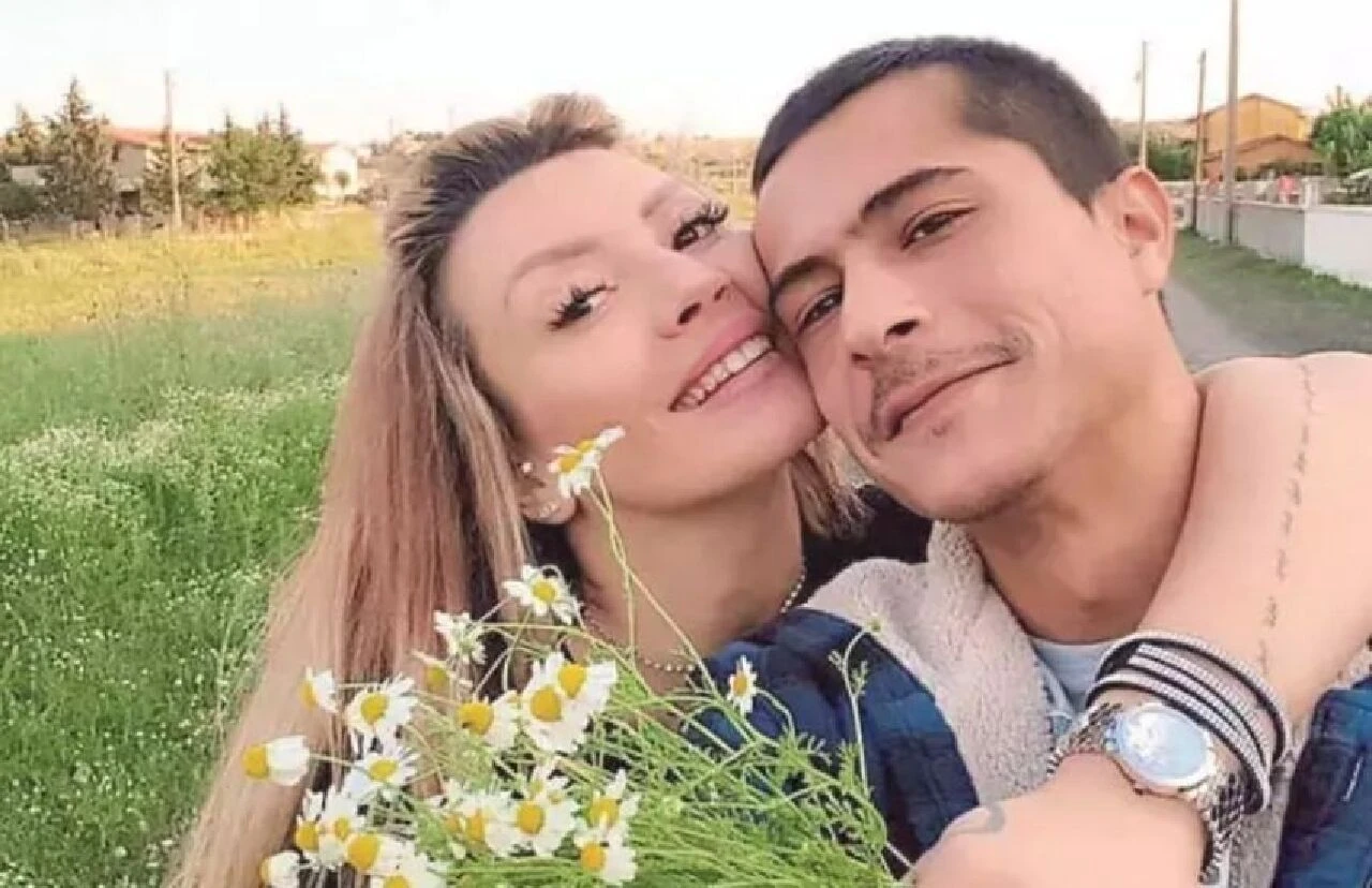 Duygu Kumarki eski eşi İsmail Hacıoğlu'nu tamamen sildi! Yeni hamlesini sosyal medyadan duyurdu - 3. Resim