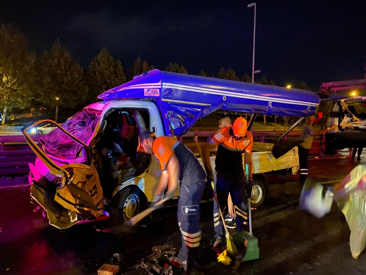 İstanbul'da film gibi kovalamaca! Feci kazayla son buldu: 1'i ağır 5 yaralı - 1. Resim