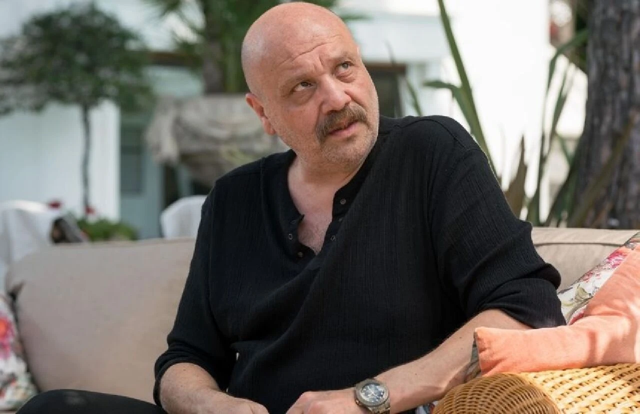 Kızılcık Şerbeti'nin Abdullah'ı Ahmet Mümtaz Taylan'a şok! Hesabı ele geçirildi, arkadaşı dolandırıldı - 1. Resim