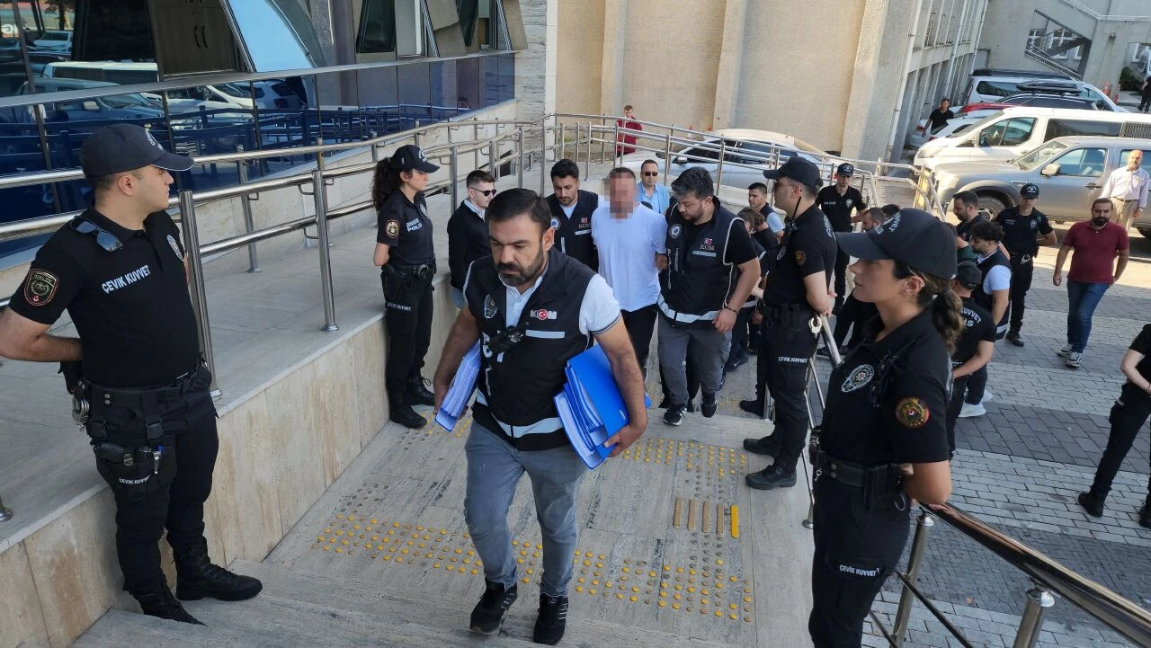 Lüks araç kundaklamış, evler ve araçlar hasar görmüştü! Suç örgütü detayı şaşırttı