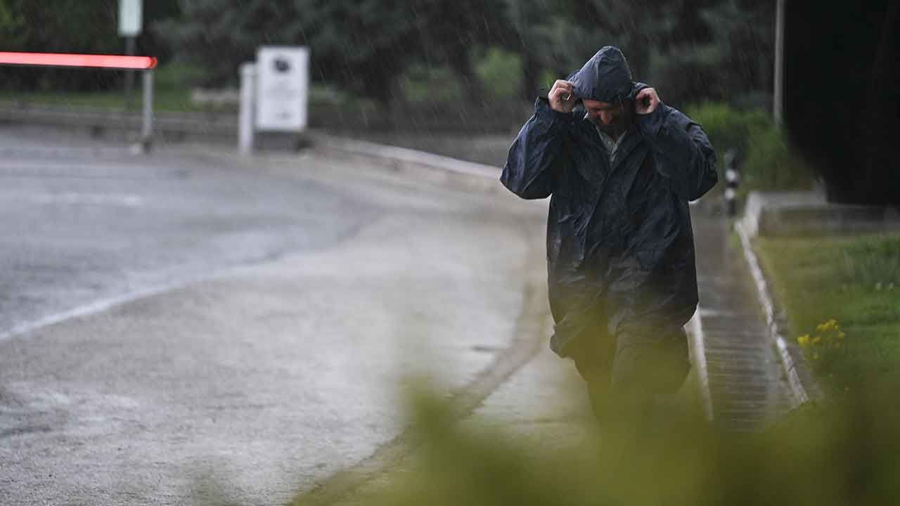 Meteoroloji hava durumu raporunu yayınladı! İstanbul için sarı kodlu uyarı: Çok kuvvetli yağacak