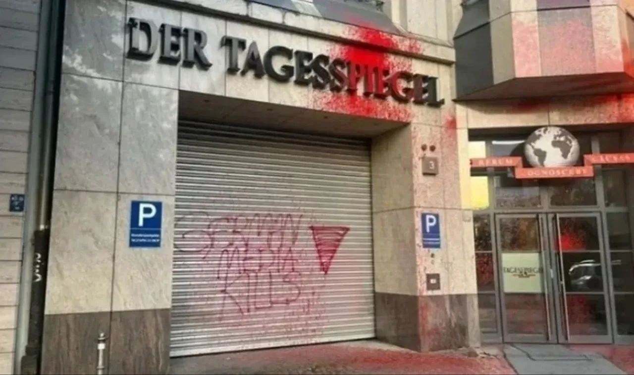 Ters kırmızı üçgen yeniden ortaya çıktı! Boyalı saldırı: Alman medyası öldürür - 1. Resim