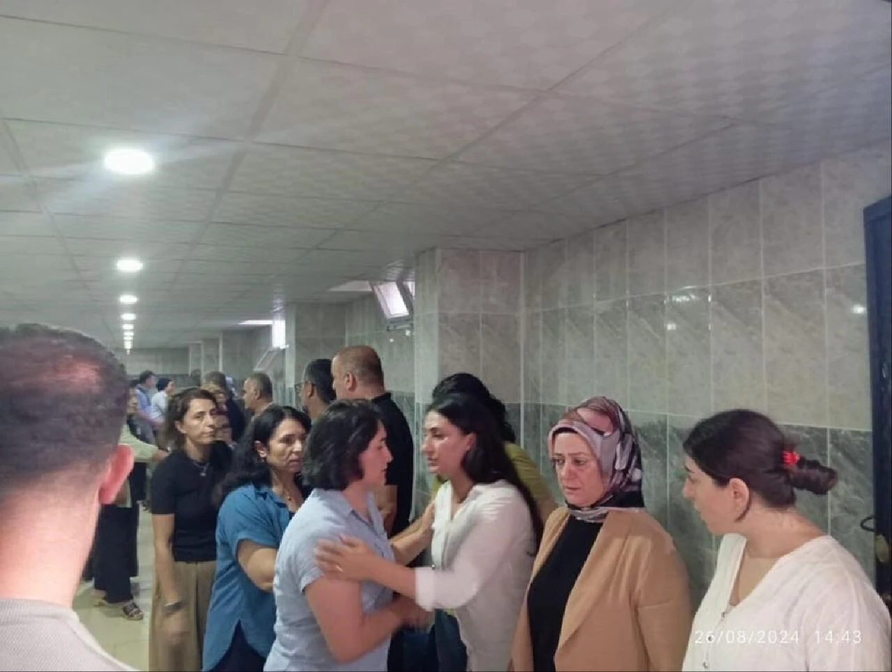 DEM'li Zeynep Oduncu, PKK'lı teröristin taziyesine katıldı