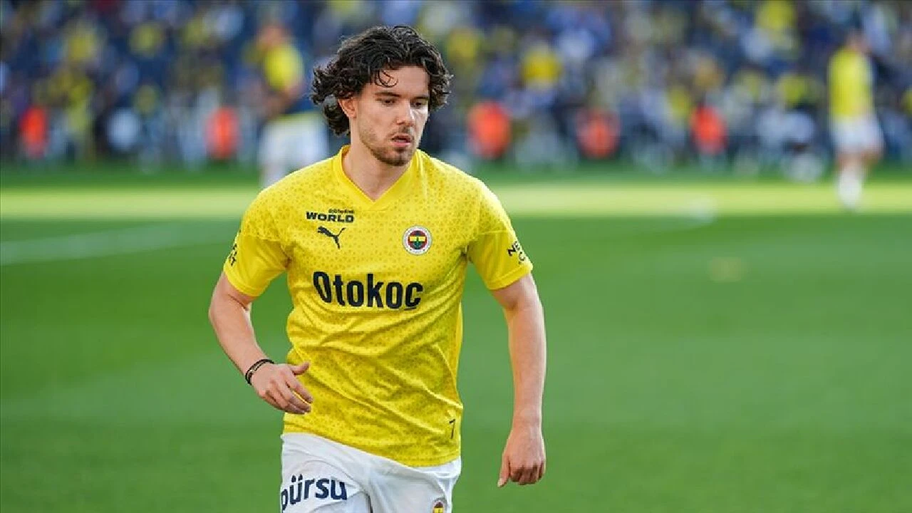 Ferdi Kadıoğlu Türkiye'den Avrupa'ya transfer olan en pahalı yerli oyuncu oldu