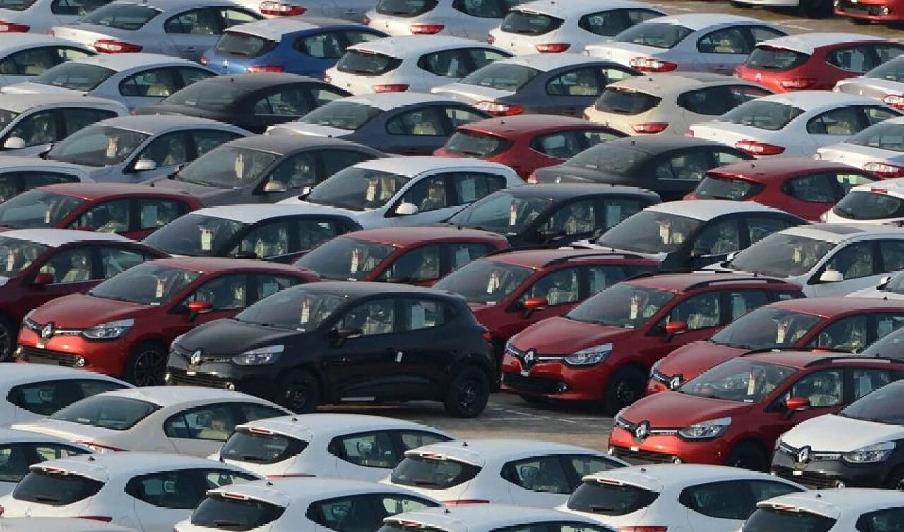 İkinci el araç satışları sil baştan! Galericilerden düşük fiyatlı araç açıklaması: Otomobil fiyatları sabitlenecek