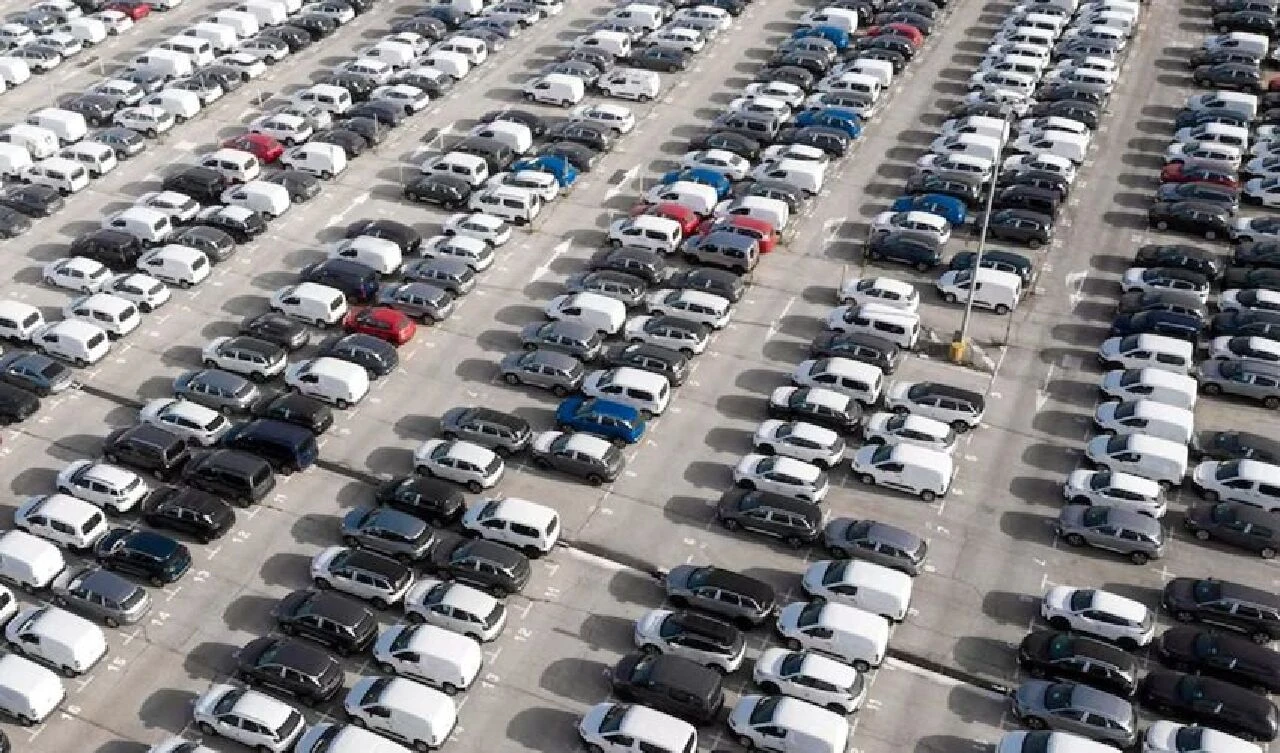 İkinci el araç satışları sil baştan! Galericilerden düşük fiyatlı araç açıklaması: Otomobil fiyatları sabitlenecek