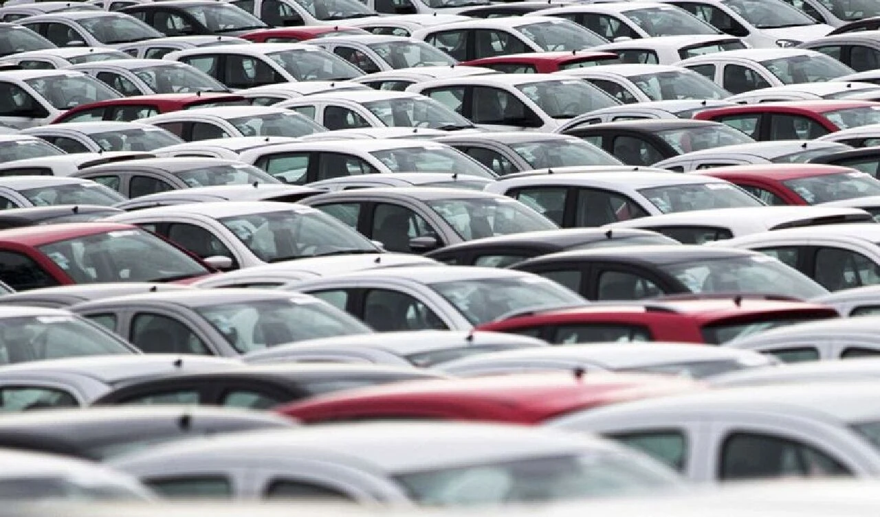 İkinci el araç satışları sil baştan! Galericilerden düşük fiyatlı araç açıklaması: Otomobil fiyatları sabitlenecek