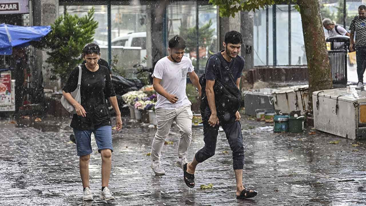 Meteoroloji İstanbul ve Ankara dahil birçok ili uyardı: Sel, su baskını ve fırtınaya dikkat! İşte 28 Ağustos 2024 il il hava durumu