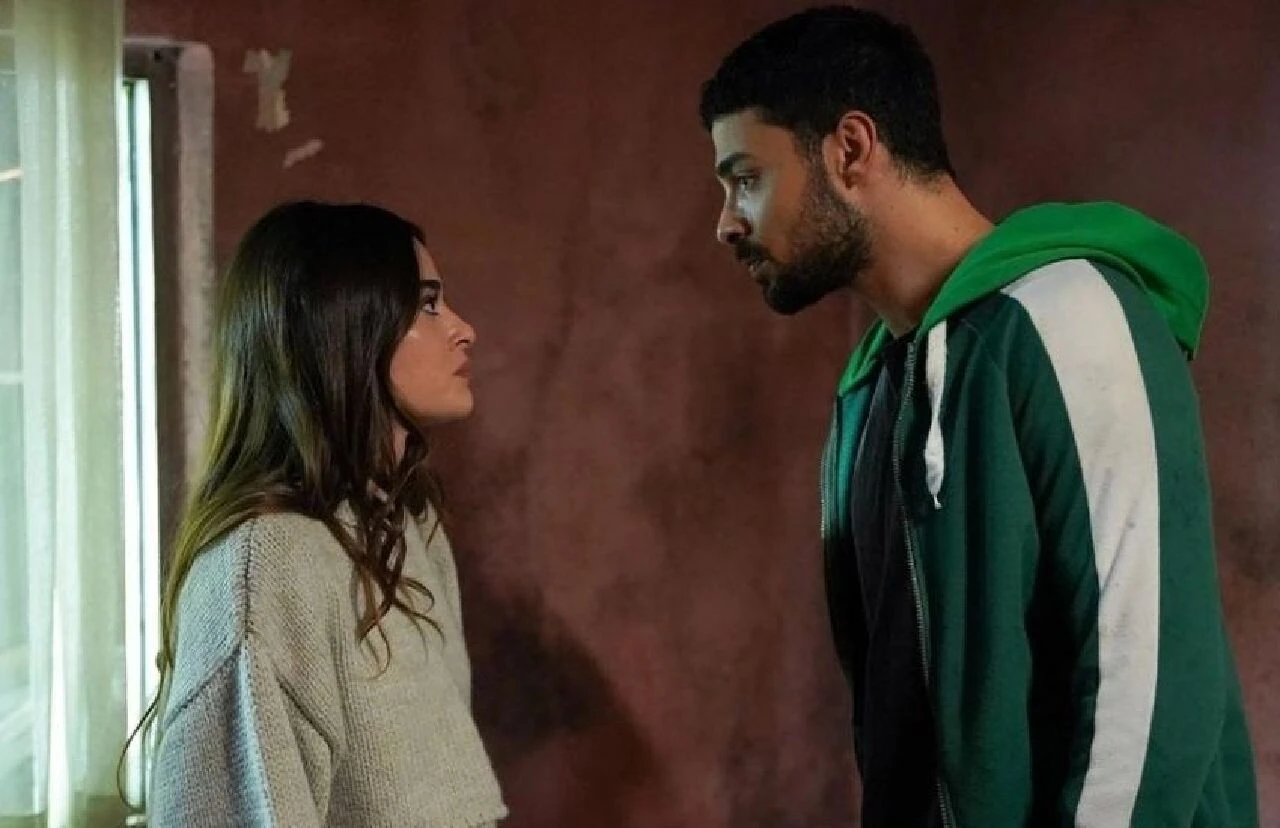 Simay Barlas'ın Yabani dizisinden ayrıldığı iddia edildi! Sosyal medya karıştı