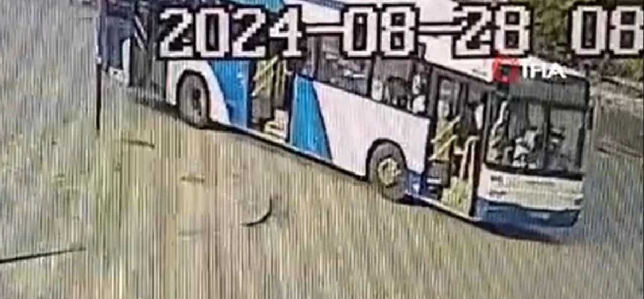 Şoför otobüsten aşağı itip darp etti! "20 yıl da senin için yatarım" dedi - 1. Resim