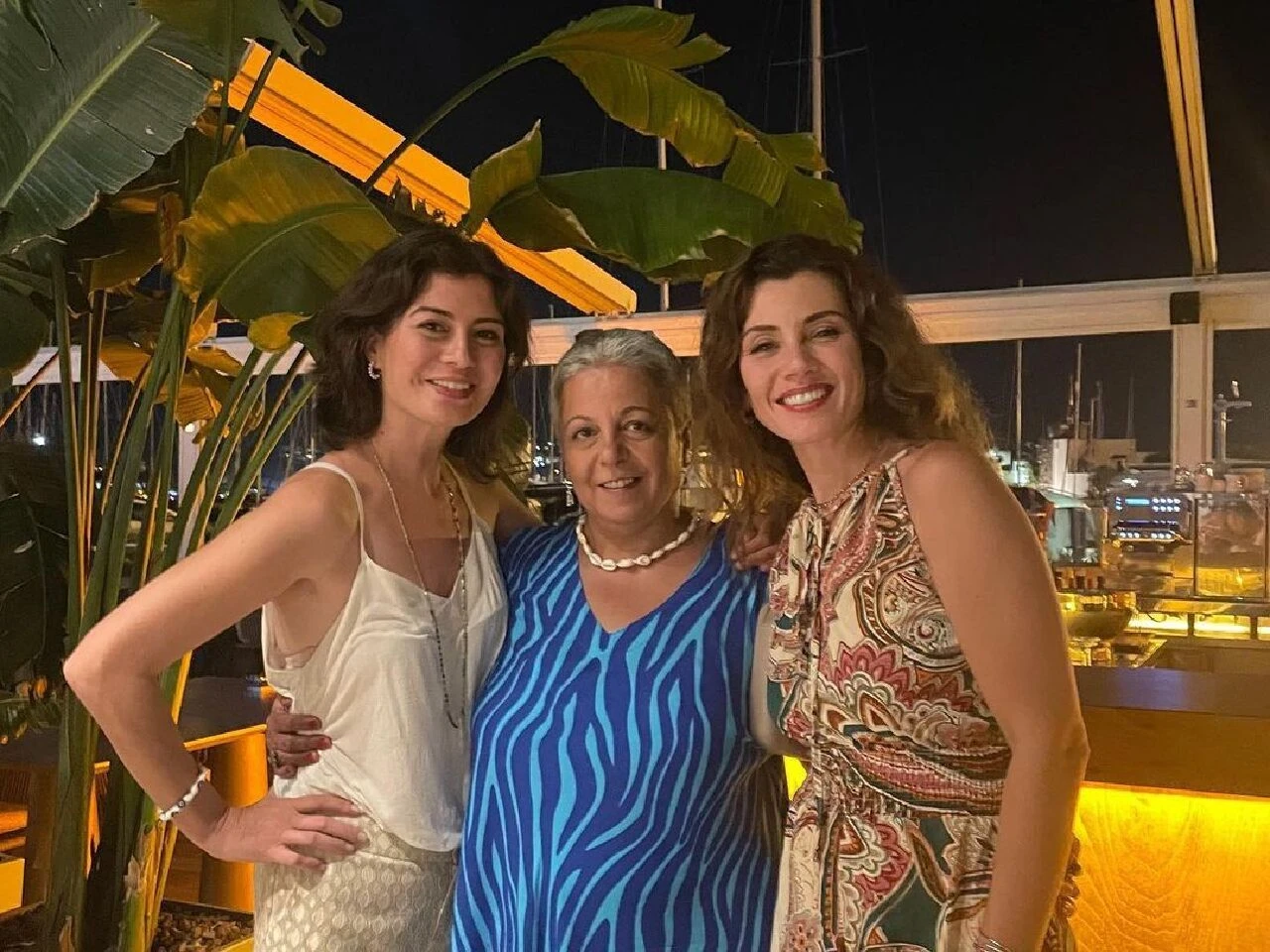 Yaprak Dökümü oyuncuları buluştu! Sosyal medya sallandı - 1. Resim