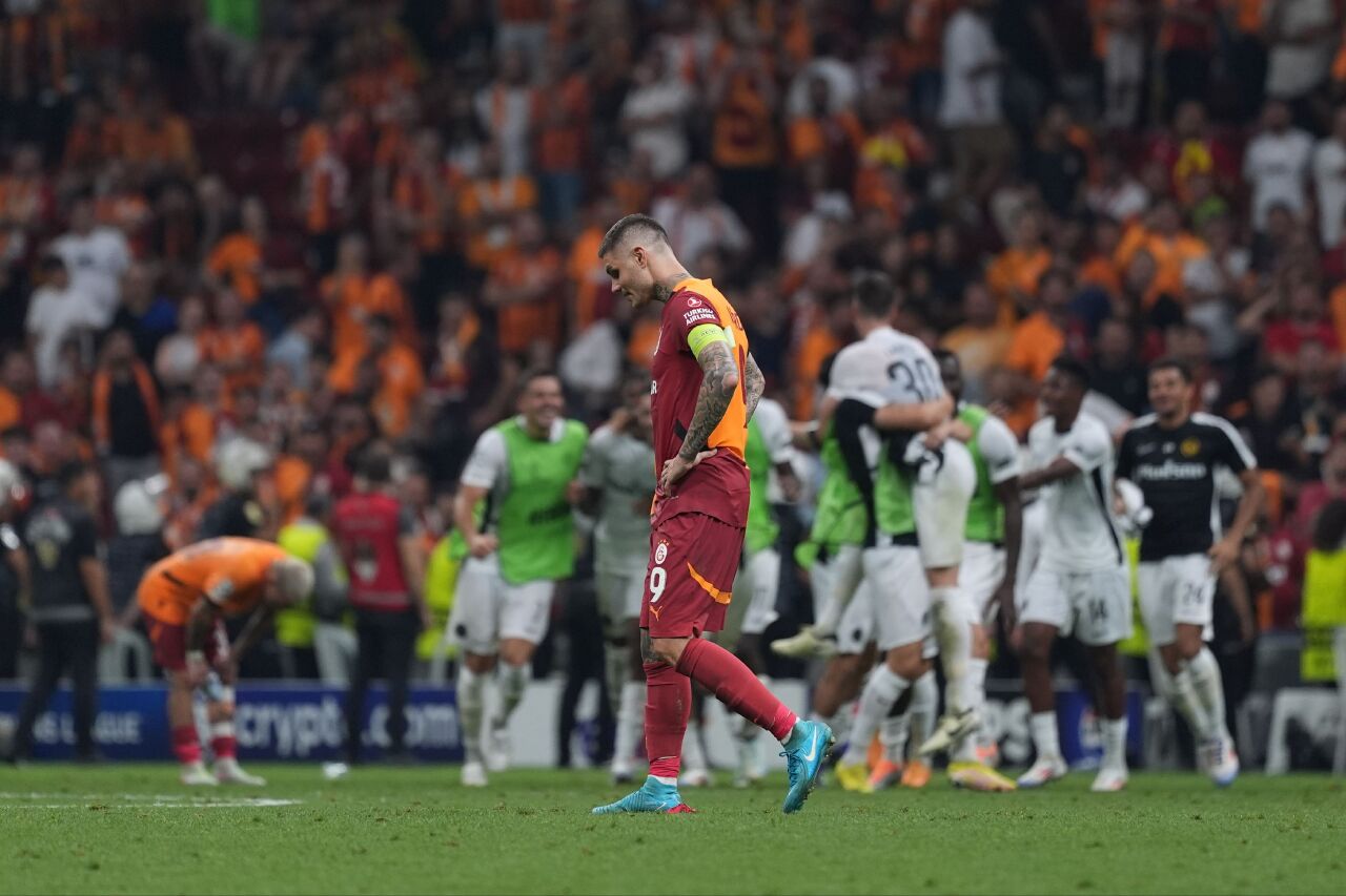 Galatasaray’da Okan Buruk için karar çıktı! Olağanüstü toplantıda konuşulanlar sızdı - 1. Resim