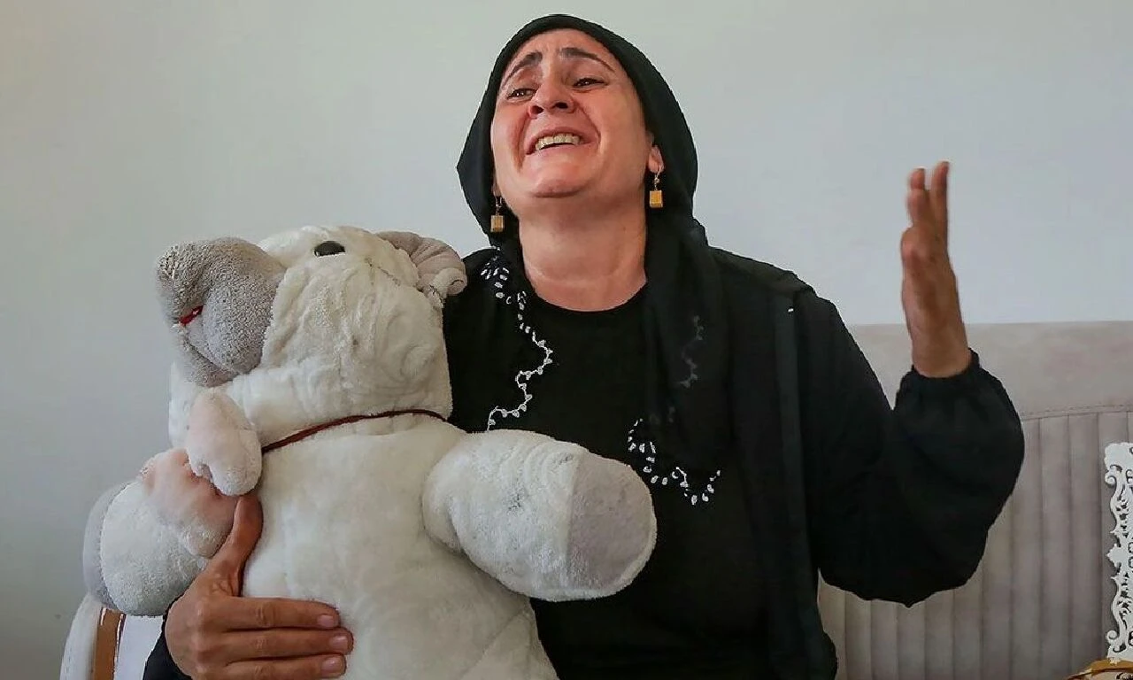 Kayıp Narin soruşturmasında sıcak gelişme: Kolunda ısırık izi olan şüpheli ağabeyi çıktı - 1. Resim