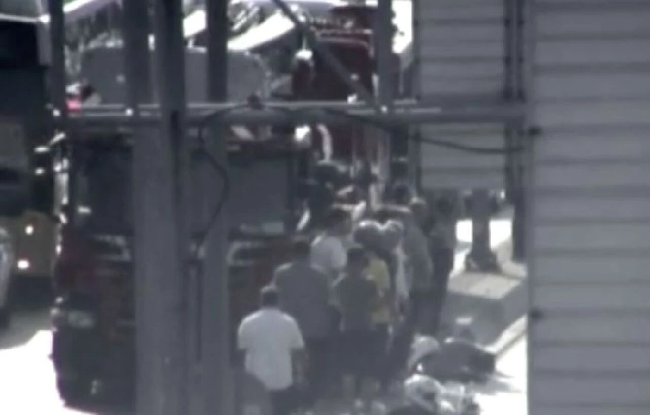 Küçükçekmece Sefaköy son dakika metrobüs kazasında birçok yaralı var